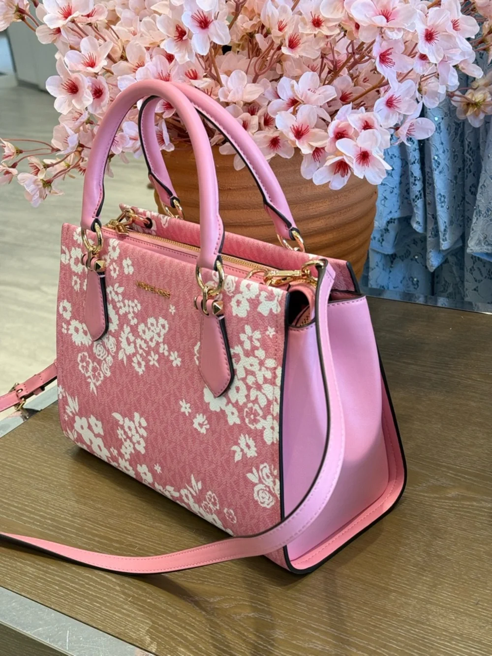 MICHAEL KORS Marilyn Medium Printed Signature Logo Satchel Carnation NWT - Picture 2 of 9
